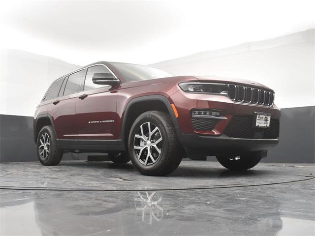 new 2025 Jeep Grand Cherokee car, priced at $43,805