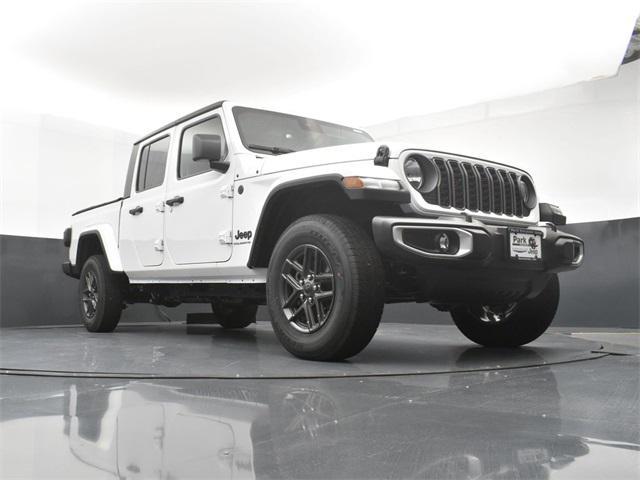 new 2024 Jeep Gladiator car, priced at $44,027