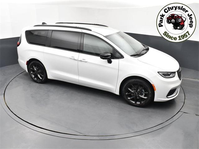 new 2024 Chrysler Pacifica car, priced at $43,595