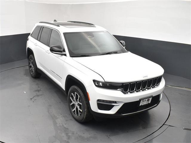 new 2025 Jeep Grand Cherokee car, priced at $43,215