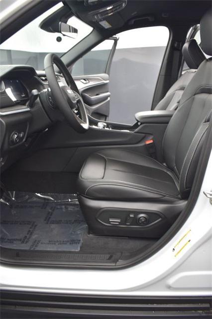 new 2025 Jeep Grand Cherokee car, priced at $46,400