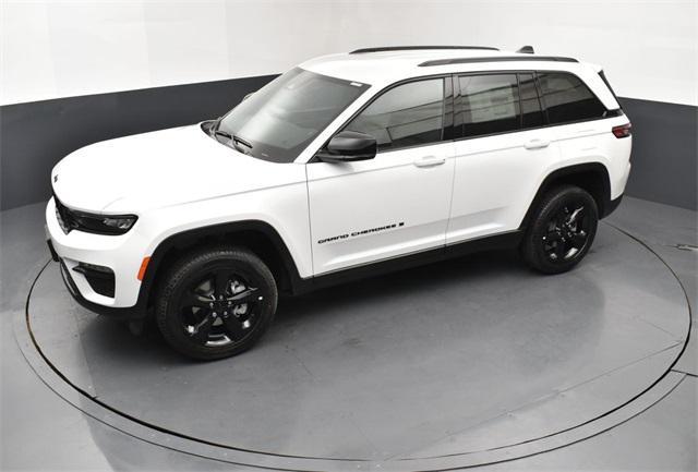 new 2025 Jeep Grand Cherokee car, priced at $46,400