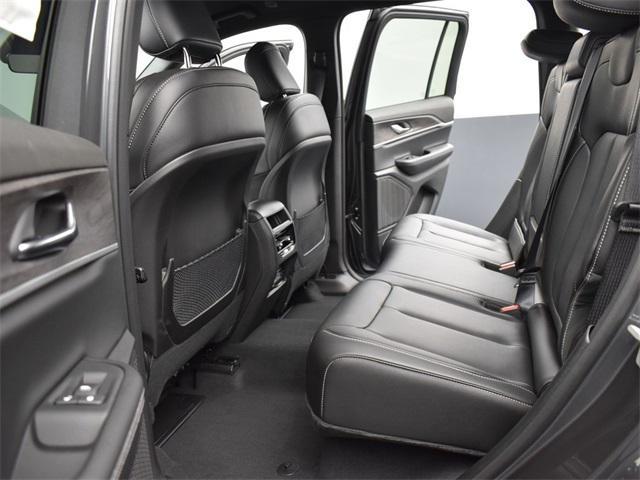 new 2025 Jeep Grand Cherokee car, priced at $39,670