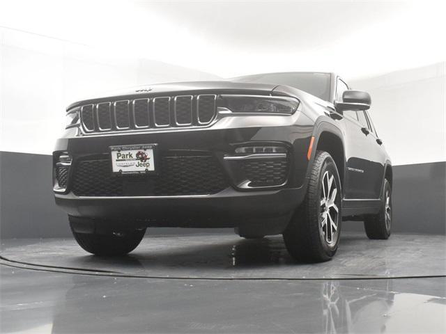 new 2025 Jeep Grand Cherokee car, priced at $43,810