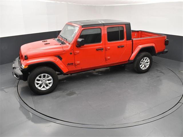 used 2023 Jeep Gladiator car, priced at $32,917