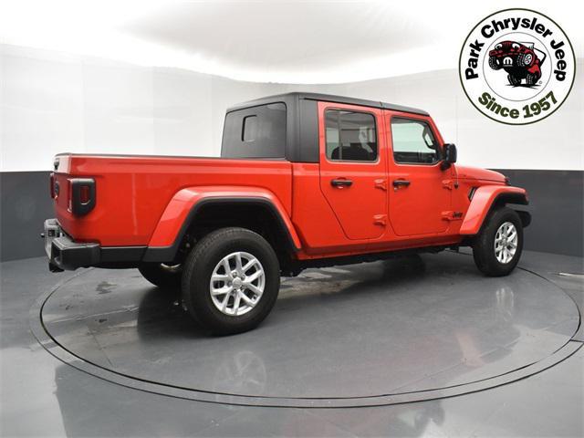 used 2023 Jeep Gladiator car, priced at $32,917