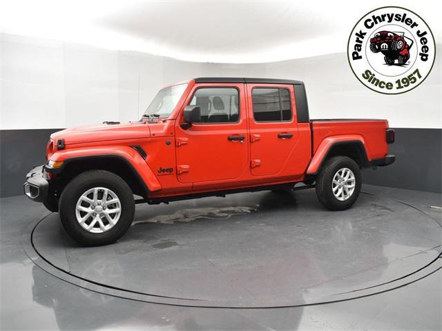 used 2023 Jeep Gladiator car, priced at $32,917