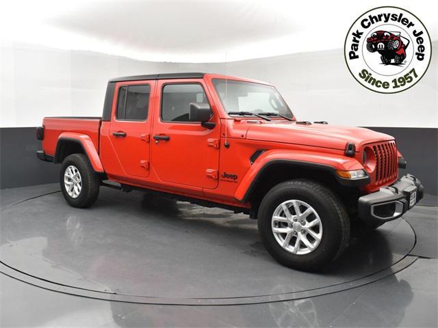 used 2023 Jeep Gladiator car, priced at $32,917