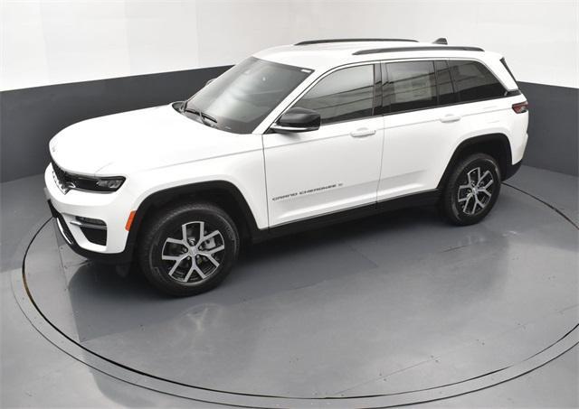 new 2025 Jeep Grand Cherokee car, priced at $39,075