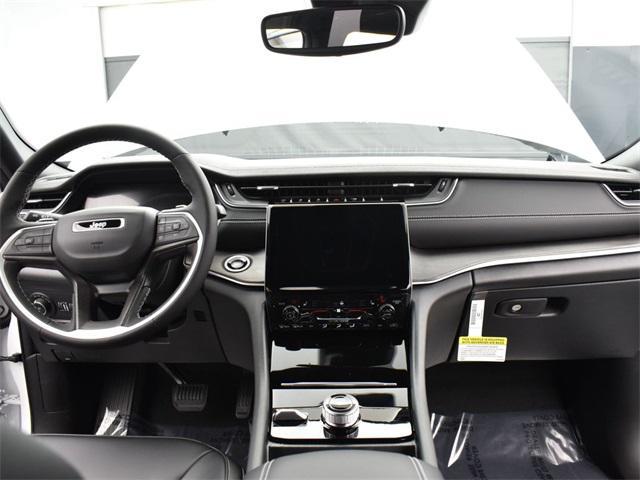 new 2025 Jeep Grand Cherokee car, priced at $39,075