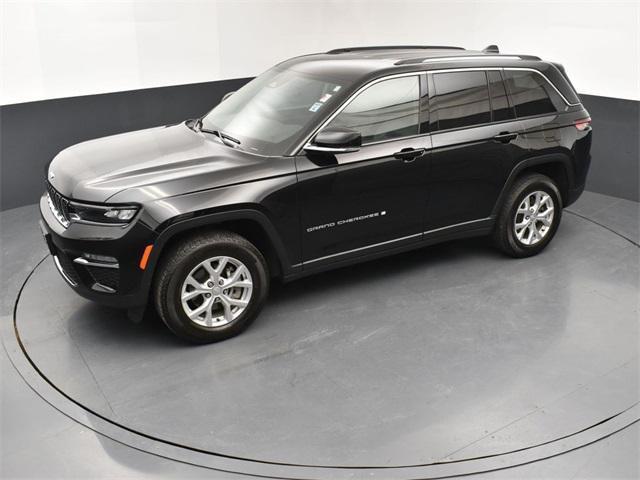 used 2024 Jeep Grand Cherokee car, priced at $40,337