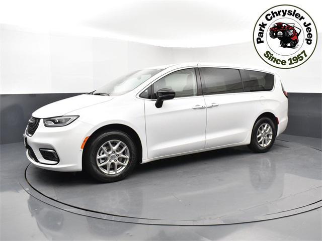 new 2024 Chrysler Pacifica car, priced at $41,350
