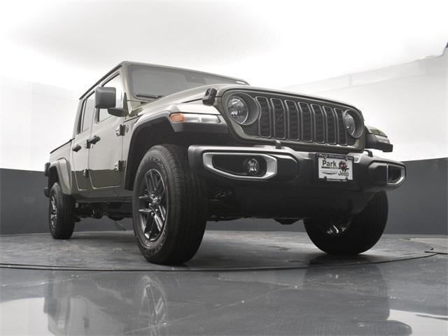 new 2024 Jeep Gladiator car, priced at $43,395