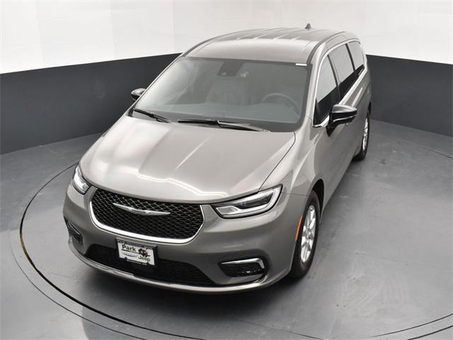 new 2025 Chrysler Pacifica car, priced at $43,107
