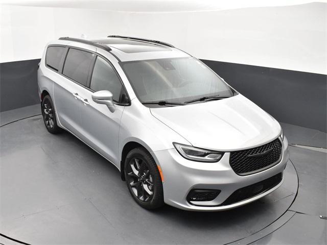 used 2022 Chrysler Pacifica car, priced at $45,484