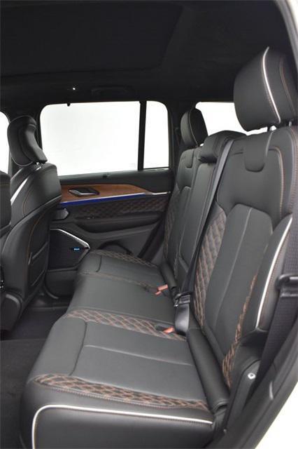 new 2025 Jeep Grand Cherokee car, priced at $64,595