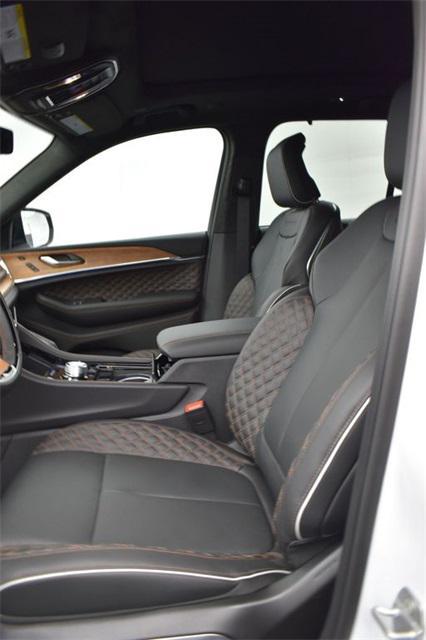 new 2025 Jeep Grand Cherokee car, priced at $64,595