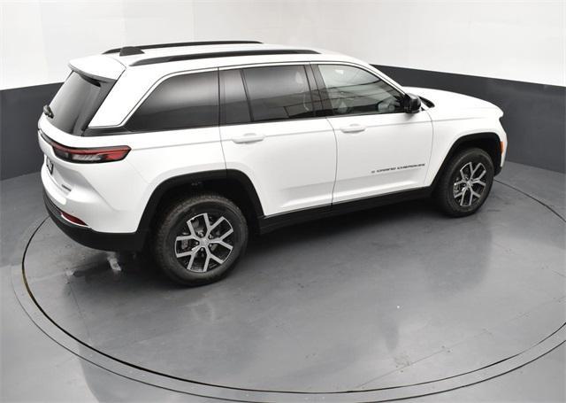 new 2025 Jeep Grand Cherokee car, priced at $43,675
