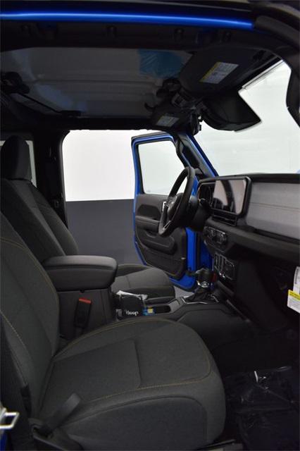 new 2025 Jeep Wrangler car, priced at $40,240