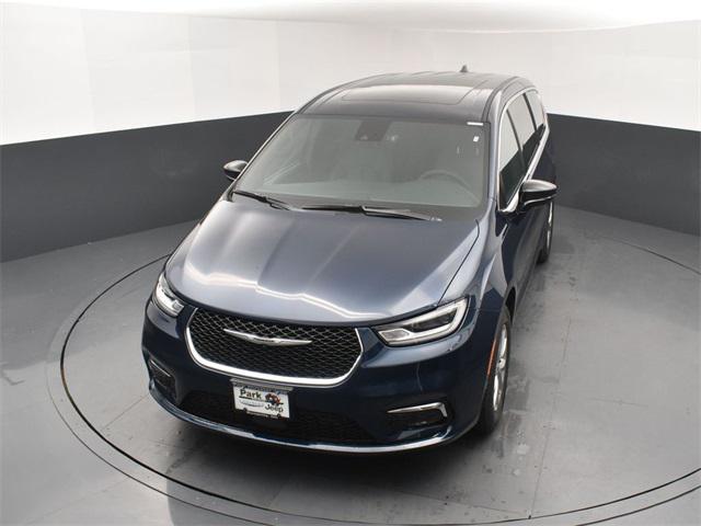 new 2025 Chrysler Pacifica car