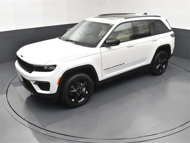 new 2025 Jeep Grand Cherokee car, priced at $47,177