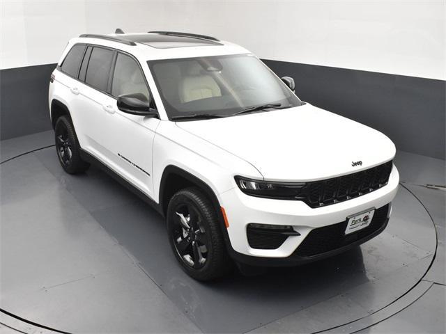 new 2025 Jeep Grand Cherokee car, priced at $47,177
