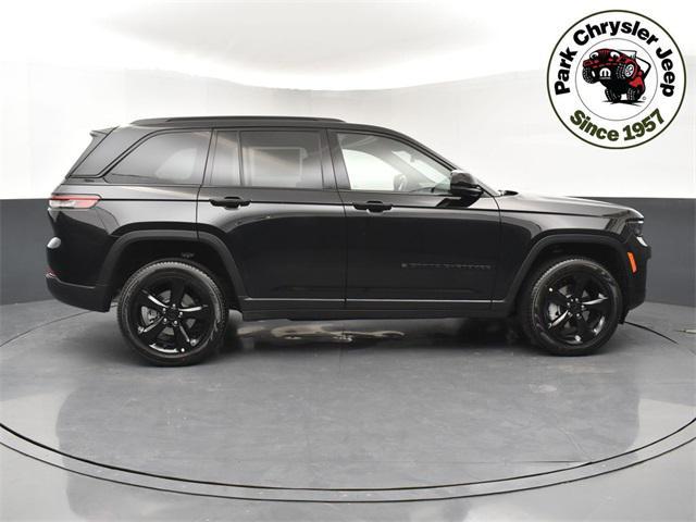 new 2025 Jeep Grand Cherokee car, priced at $45,185