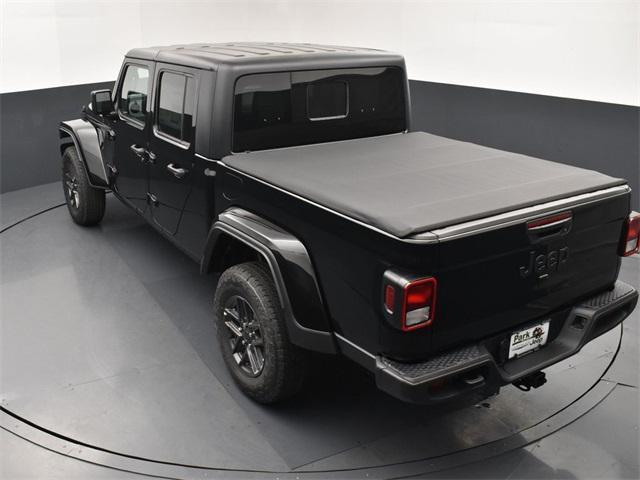 new 2025 Jeep Gladiator car, priced at $53,635