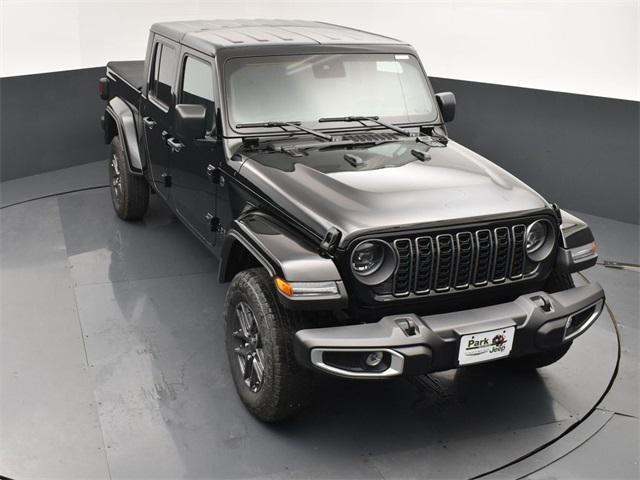 new 2025 Jeep Gladiator car, priced at $53,635