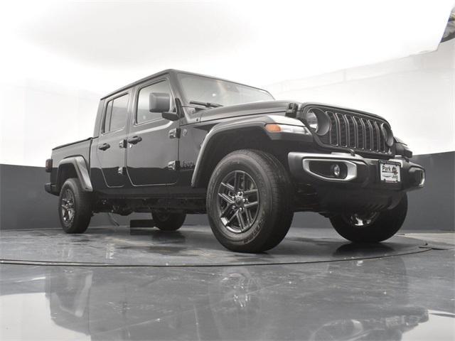 new 2024 Jeep Gladiator car, priced at $41,614