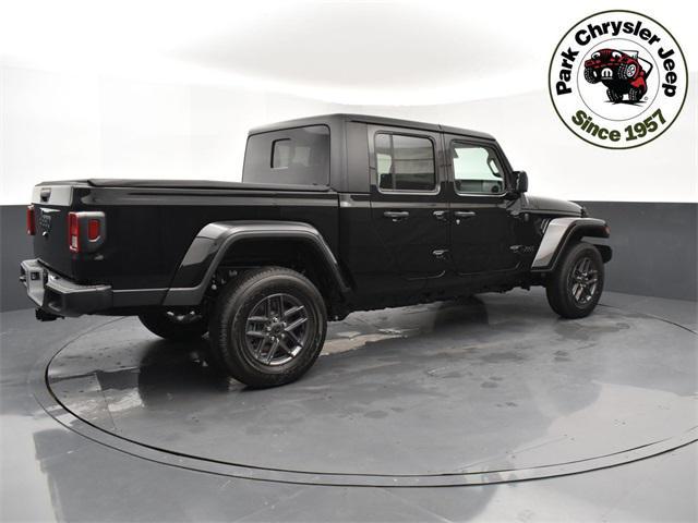 new 2024 Jeep Gladiator car, priced at $40,505