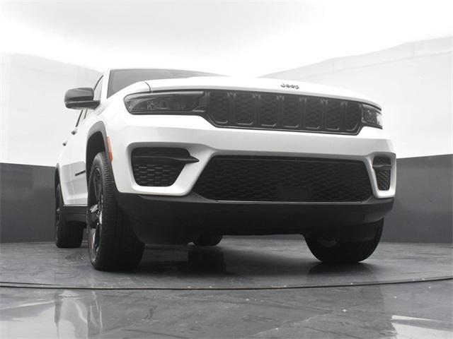 used 2022 Jeep Grand Cherokee car, priced at $34,434