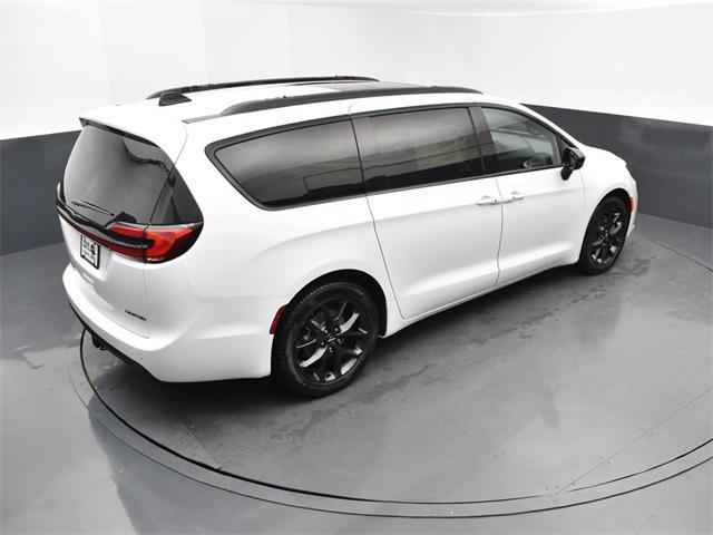 new 2024 Chrysler Pacifica car, priced at $46,460