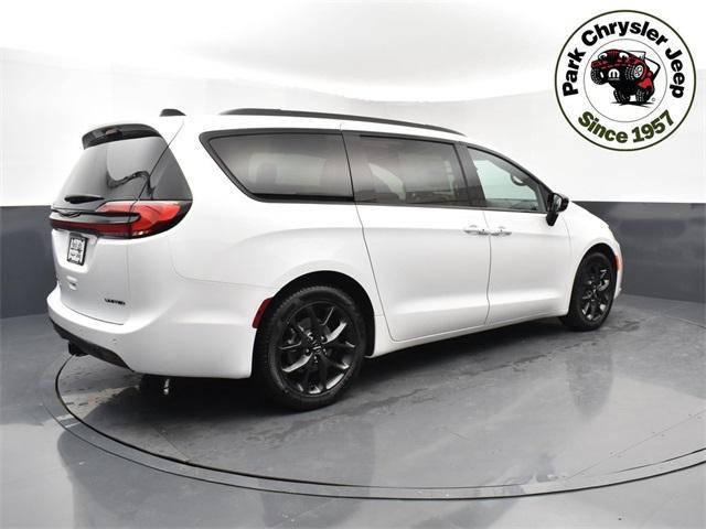 new 2024 Chrysler Pacifica car, priced at $53,460