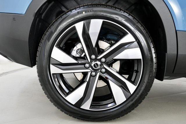 new 2025 Volvo XC40 car, priced at $50,565