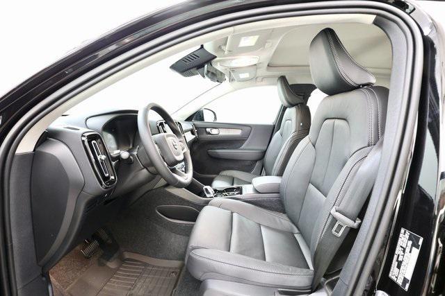 new 2025 Volvo XC40 car, priced at $48,710