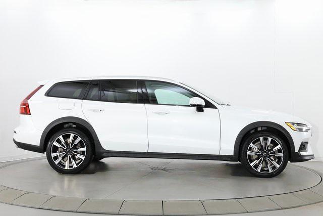 used 2021 Volvo V60 Cross Country car, priced at $34,590