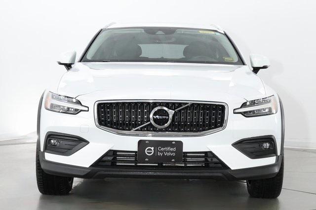 used 2021 Volvo V60 Cross Country car, priced at $34,590