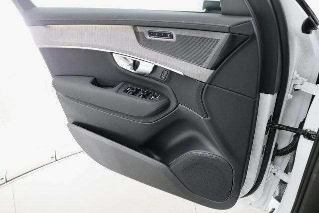 new 2025 Volvo XC90 Plug-In Hybrid car, priced at $82,405