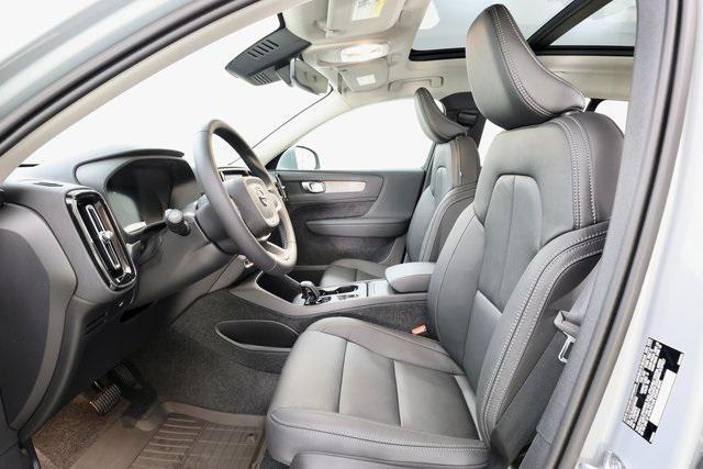 new 2025 Volvo XC40 car, priced at $43,235