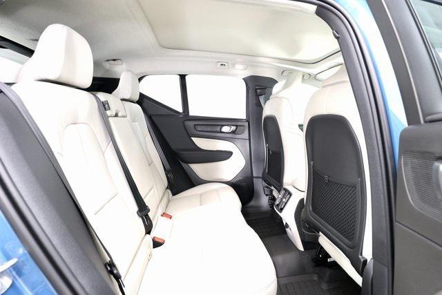 new 2025 Volvo XC40 car, priced at $52,235