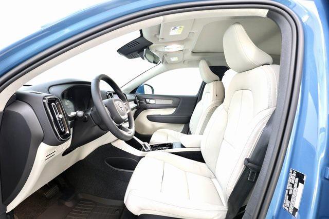 new 2025 Volvo XC40 car, priced at $52,235