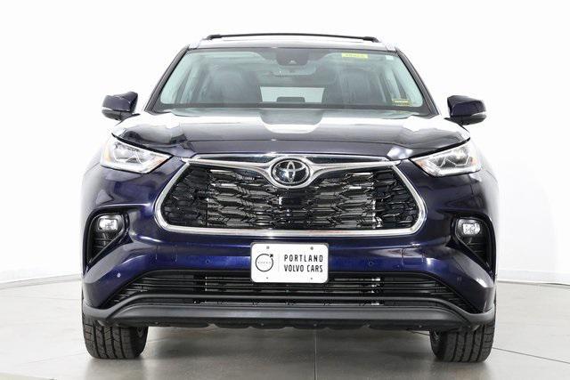 used 2023 Toyota Highlander car, priced at $38,490