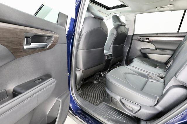 used 2023 Toyota Highlander car, priced at $38,490