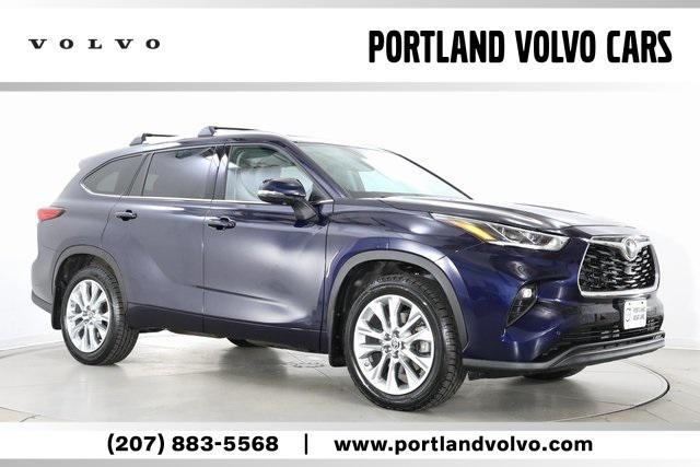 used 2023 Toyota Highlander car, priced at $38,490