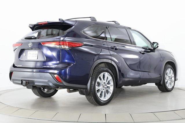 used 2023 Toyota Highlander car, priced at $38,490