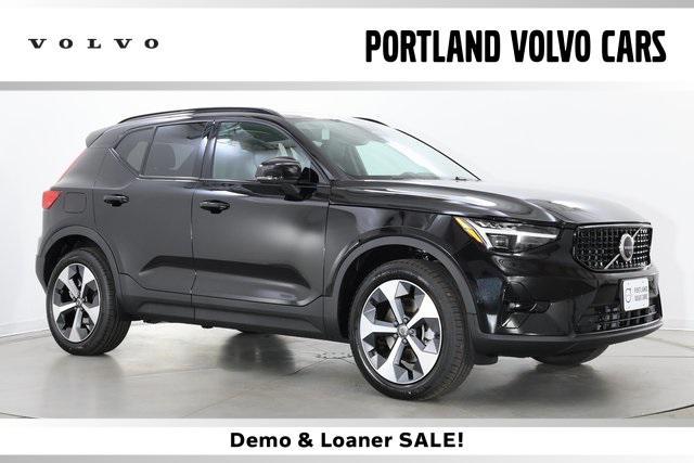 new 2025 Volvo XC40 car, priced at $46,315