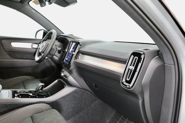 new 2026 Volvo XC40 car, priced at $52,625
