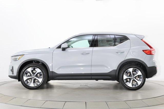 new 2025 Volvo XC40 car, priced at $45,015