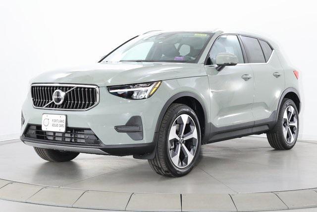 new 2025 Volvo XC40 car, priced at $45,465